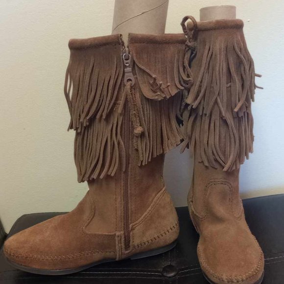 Minnetonka Women's Calf Hi 2-Layer leather Fringe Boot Size 6 - Picture 2 of 7